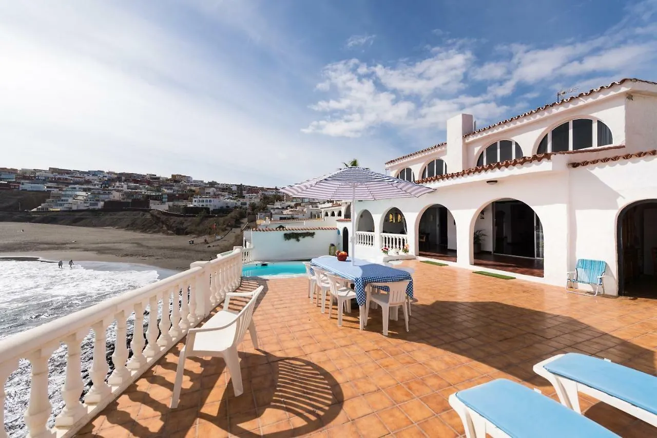 Villa Coki Deluxe - First Line Of The Beach location